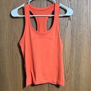 Lululemon Swiftly Tech Race Length. Sz 6 Orange